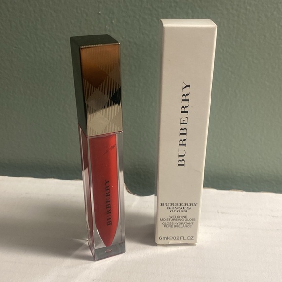Burberry Kisses Gloss in Poppy Red 113 - Picture 2 of 8